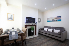 6 Bedroom House 10min Drive from City Centre